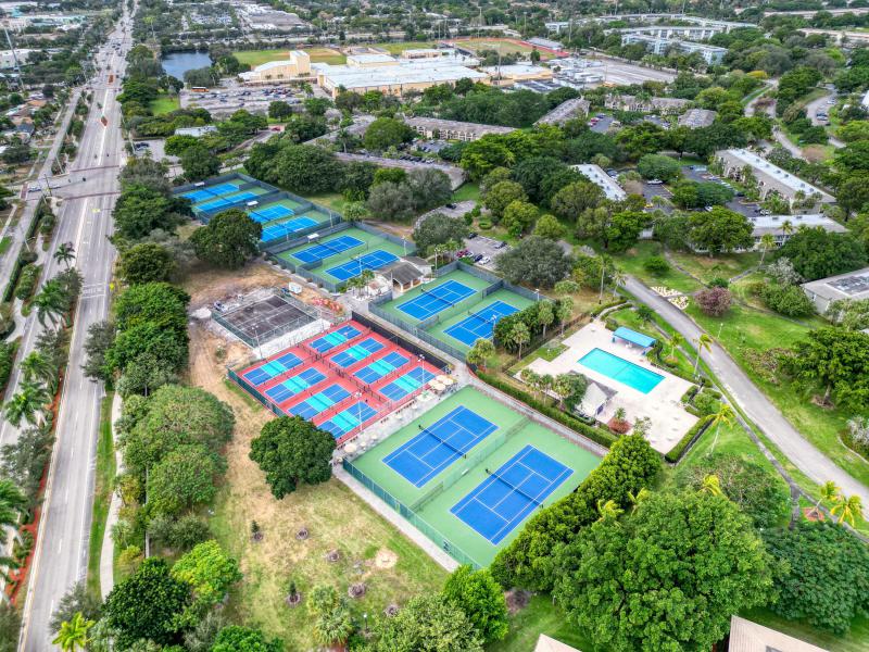  Condo & Townhome Photos