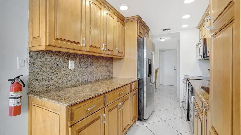  Condo & Townhome Photos