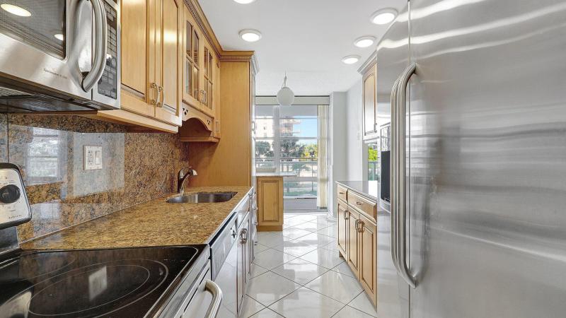  Condo & Townhome Photos