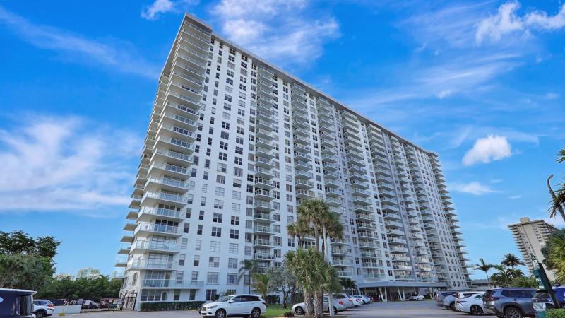  Condo & Townhome Photos