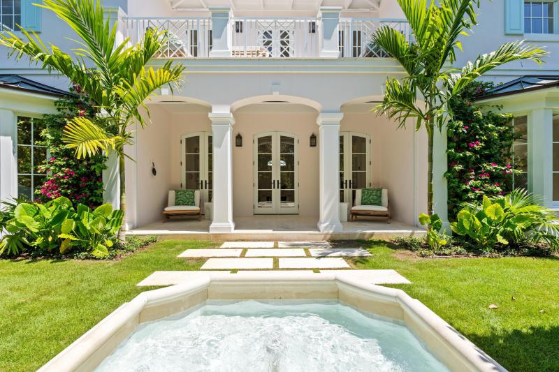 Single Family Homes Photo 12:  Palm Beach,  FL 33480