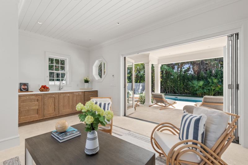  Single Family Homes Photo 21:  Palm Beach,  FL 33480