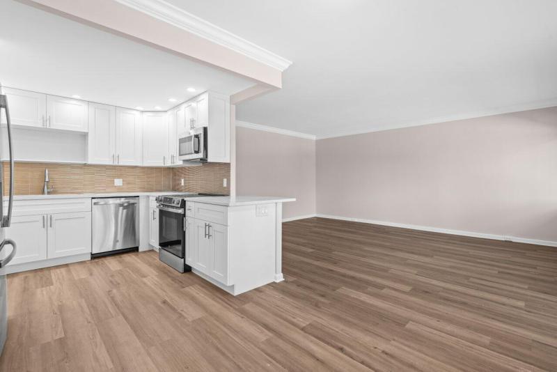  Condo & Townhome Photos