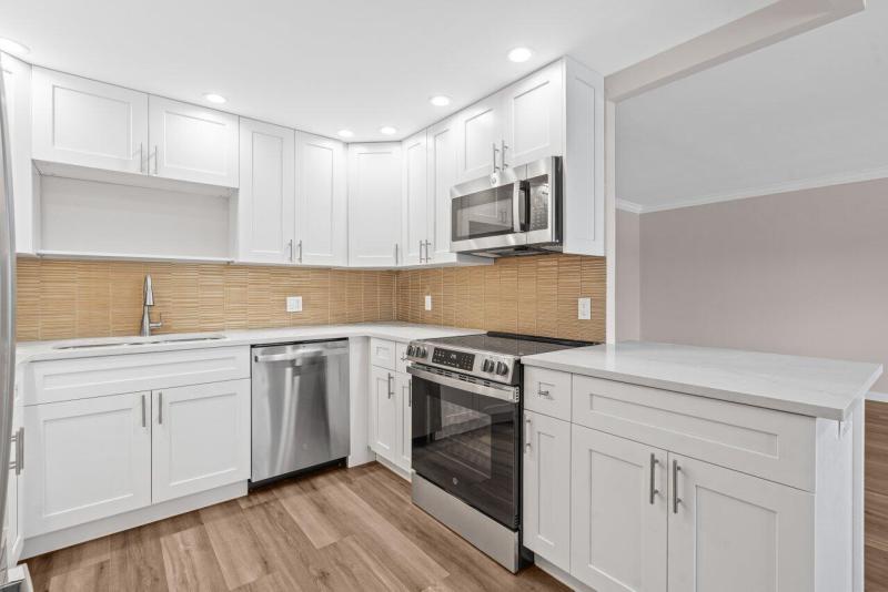  Condo & Townhome Photos