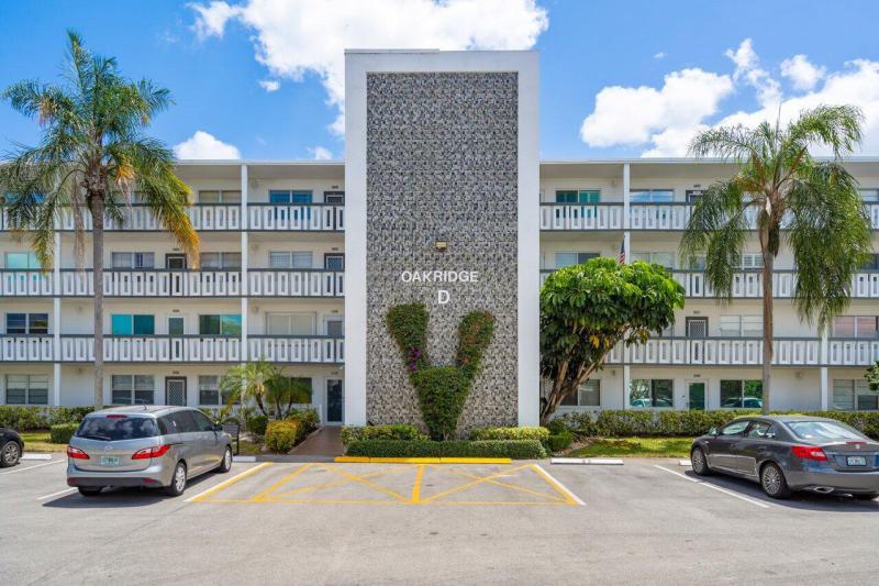  Condo & Townhome Photos
