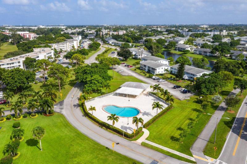  Condo & Townhome Photos