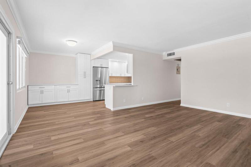  Condo & Townhome Photos