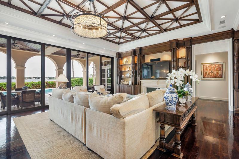  Single Family Homes Photo 12:  West Palm Beach,  FL 33405