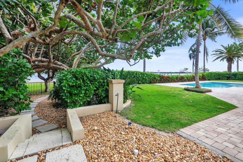  Single Family Homes Photo 24:  West Palm Beach,  FL 33405