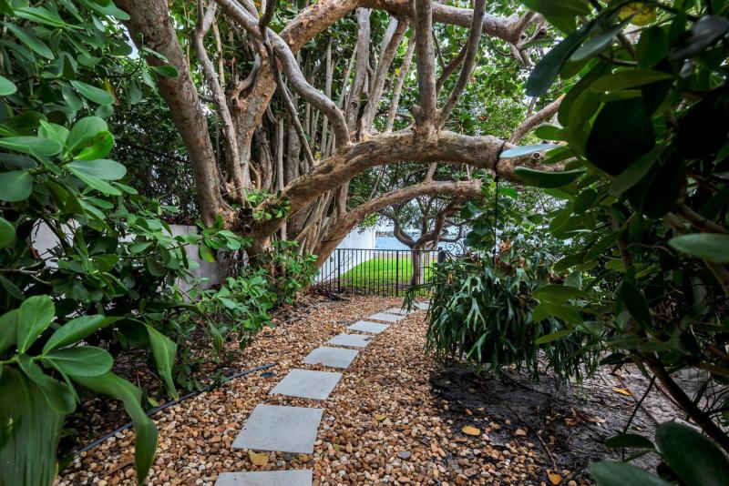  Single Family Homes Photo 25:  West Palm Beach,  FL 33405