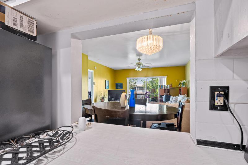  Condo & Townhome Photos