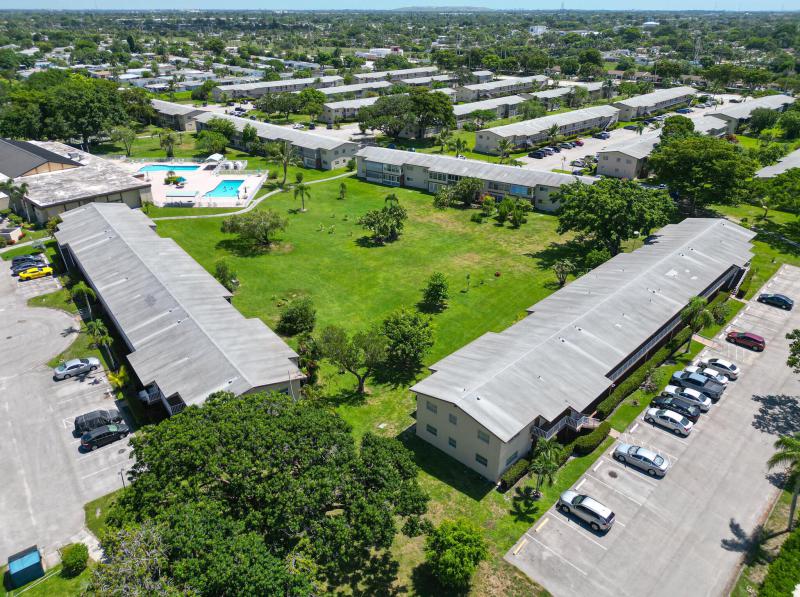  Condo & Townhome Photos