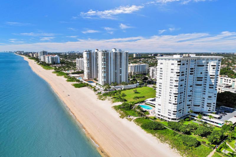  Condo & Townhome Photos