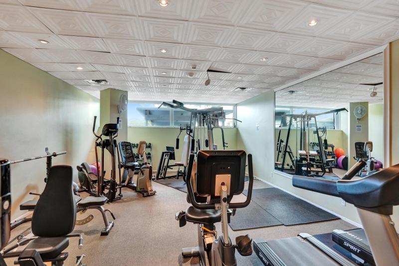  Condo & Townhome Photos