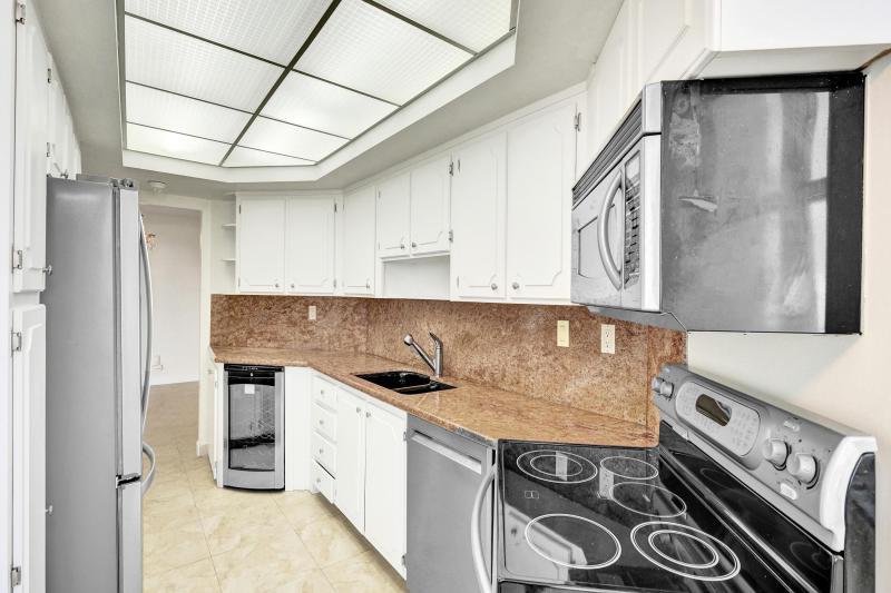  Condo & Townhome Photos