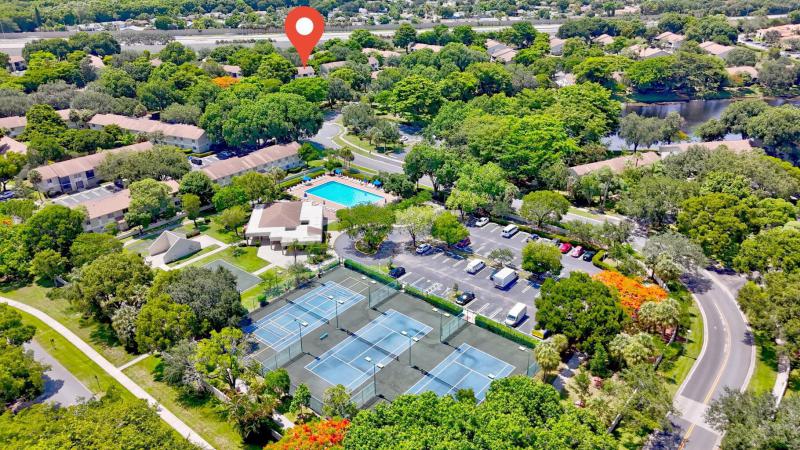  Condo & Townhome Photos
