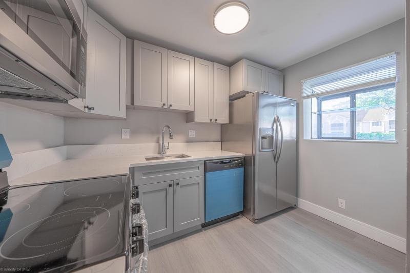  Condo & Townhome Photos