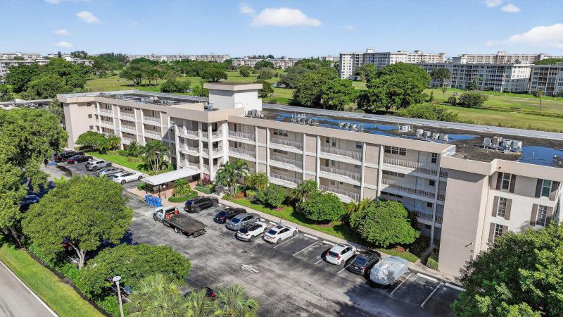  Condo & Townhome Photos