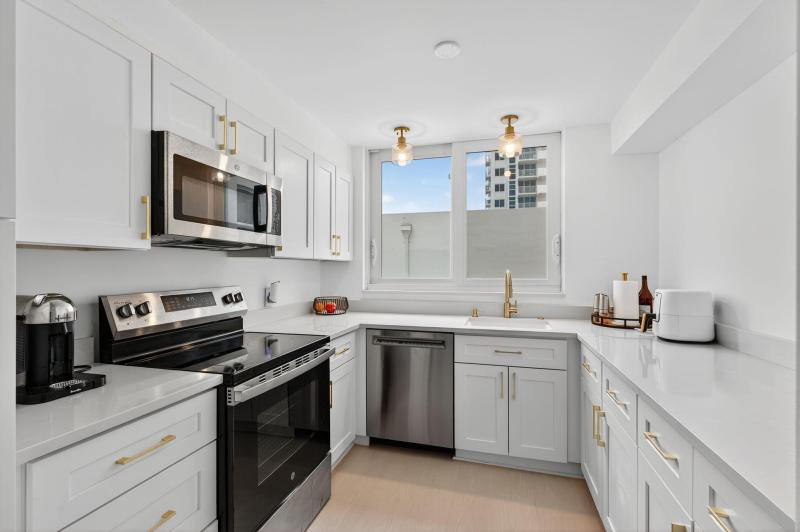  Condo & Townhome Photos