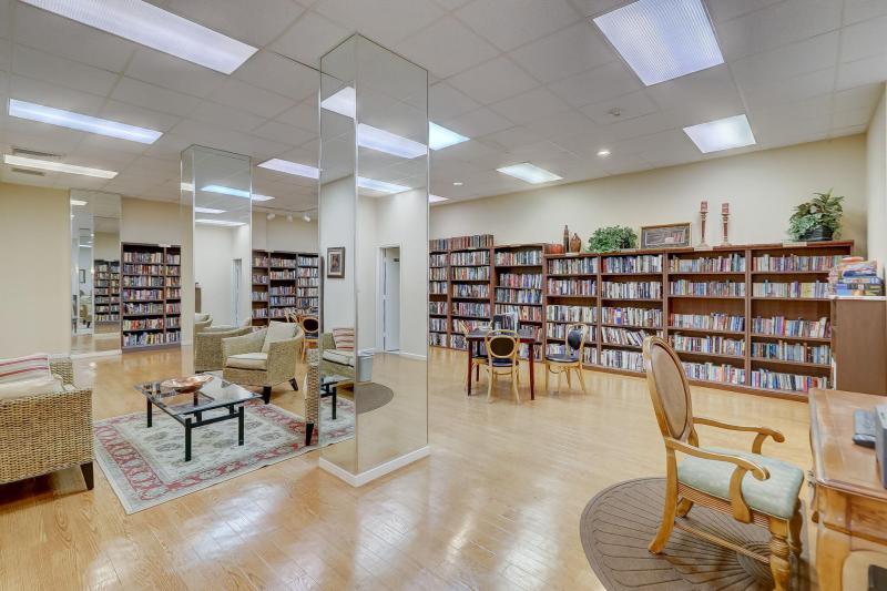  Condo & Townhome Photos