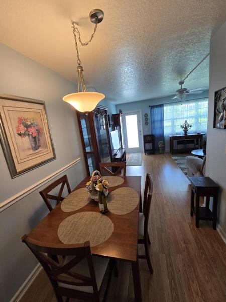  Condo & Townhome Photos