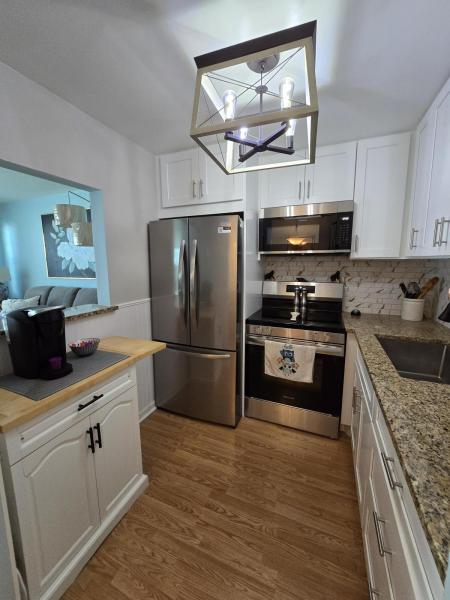  Condo & Townhome Photos