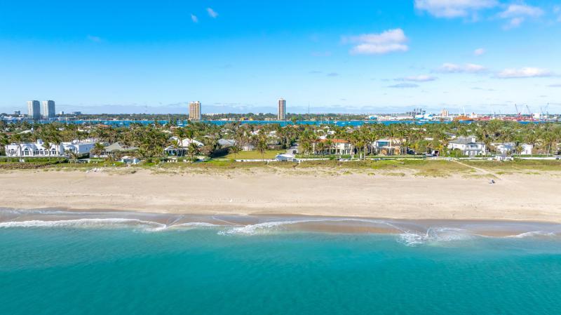  Single Family Homes Photo 26:  Palm Beach,  FL 33480