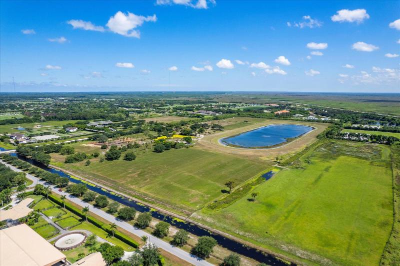  Commercial & Industrial Land Images 