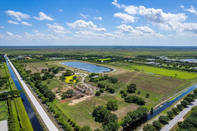 Commercial & Industrial Land Images 