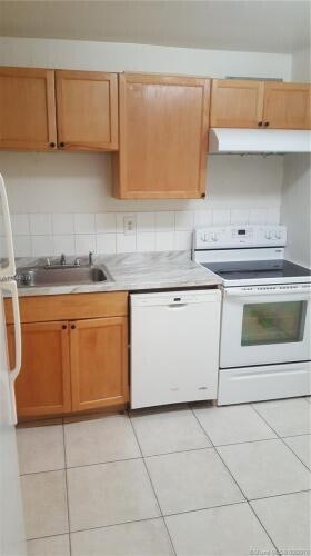  Condo & Townhome Photos