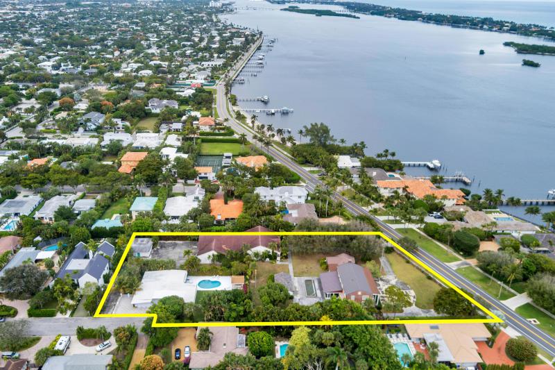  Single Family Homes Photo 2:  West Palm Beach,  FL 33405