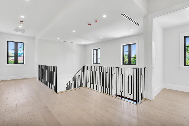  Single Family Homes Photo 17:  West Palm Beach,  FL 33405