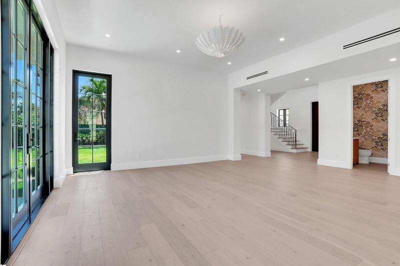  Single Family Homes Photo 4:  West Palm Beach,  FL 33405