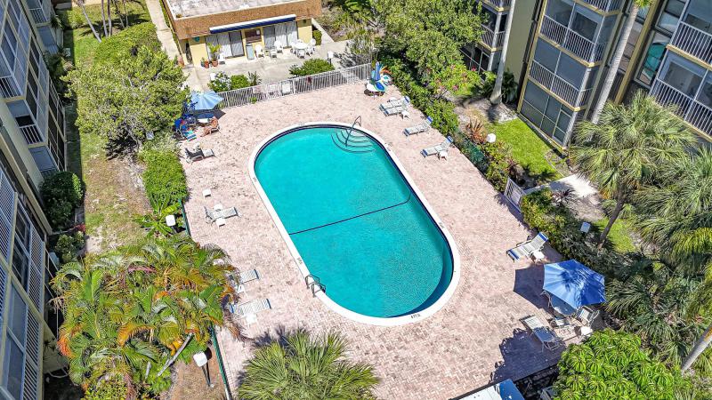  Condo & Townhome Photos