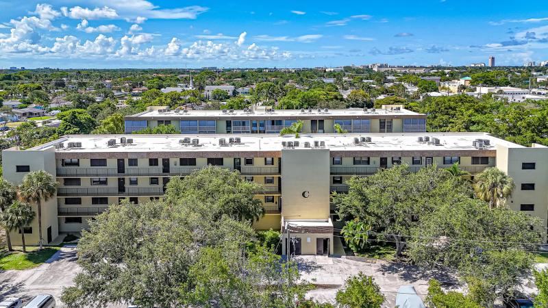  Condo & Townhome Photos