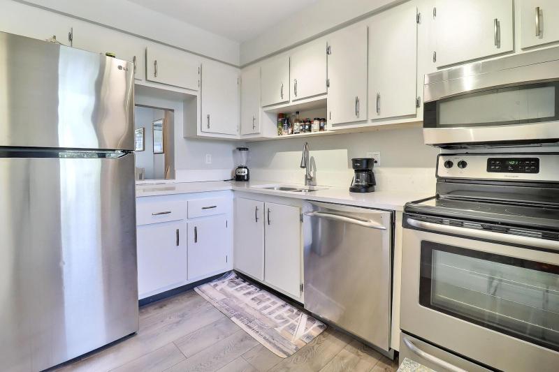  Condo & Townhome Photos