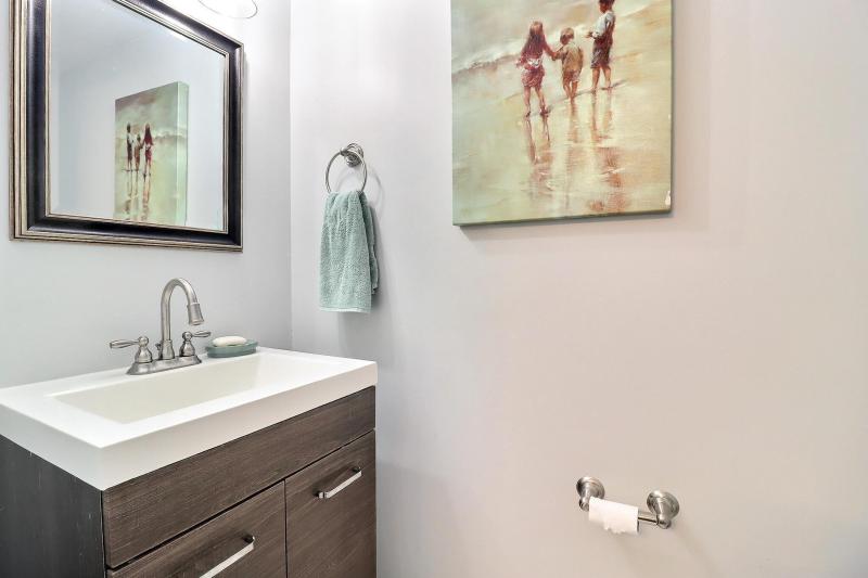  Condo & Townhome Photos