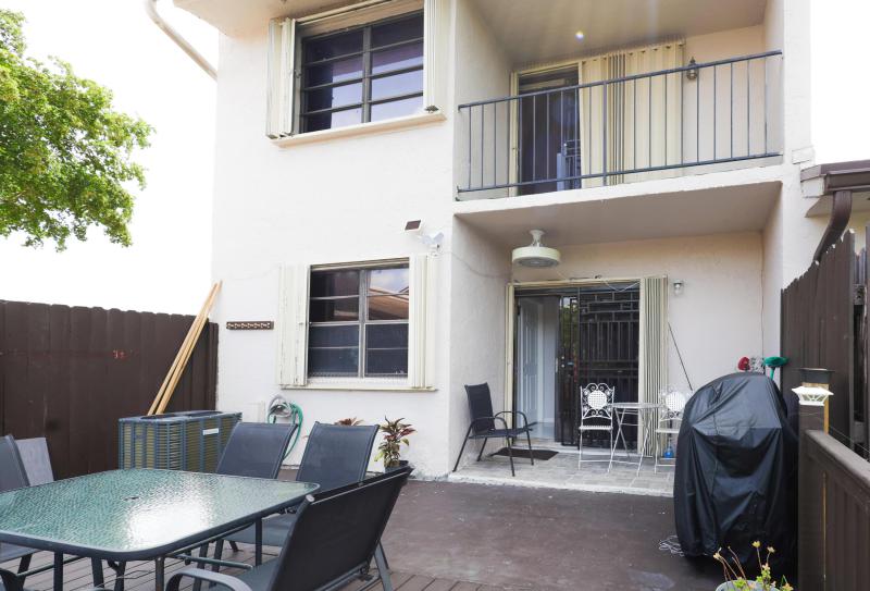  Condo & Townhome Photos