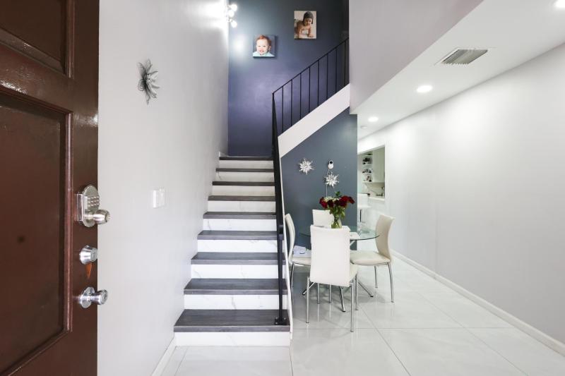  Condo & Townhome Photos