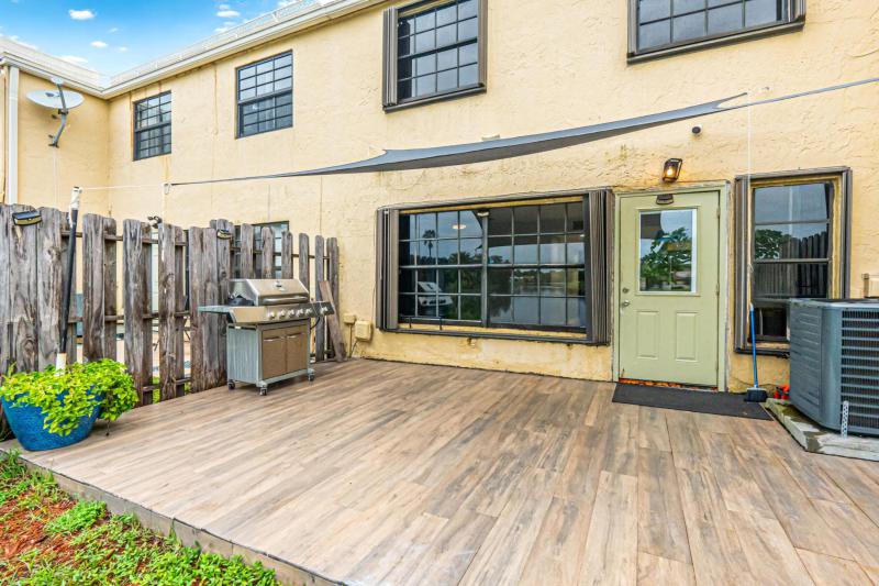  Condo & Townhome Photos