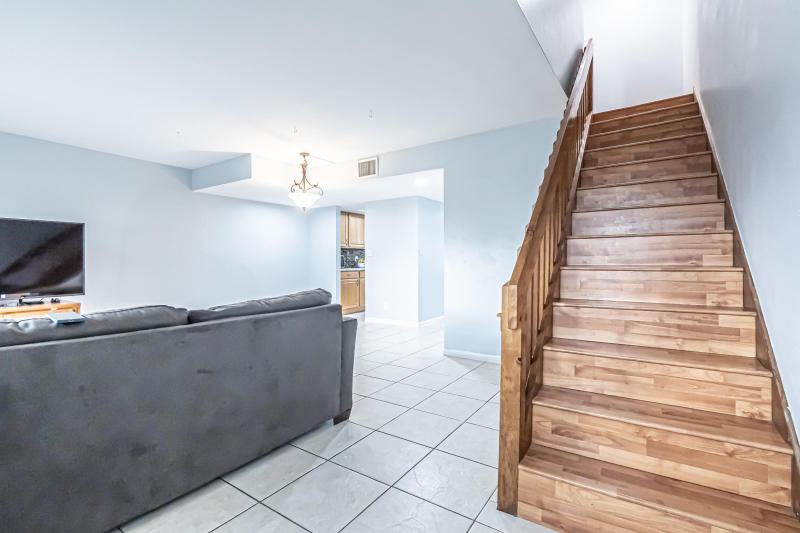  Condo & Townhome Photos