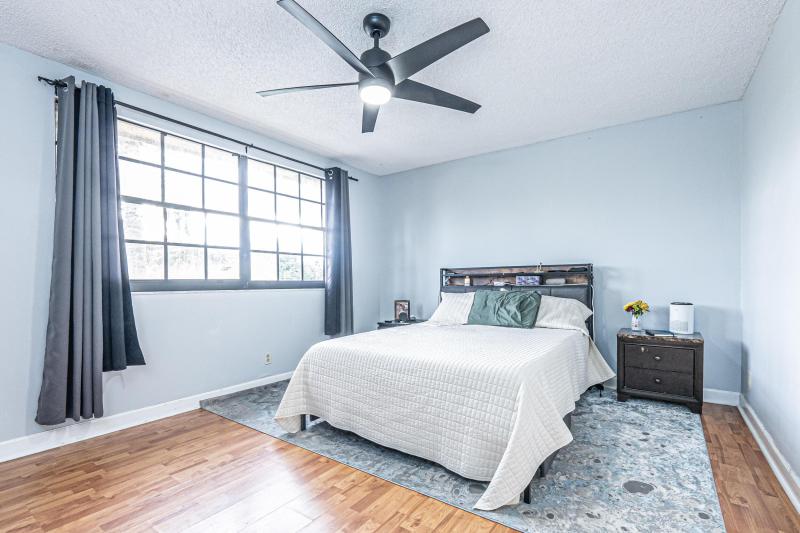  Condo & Townhome Photos