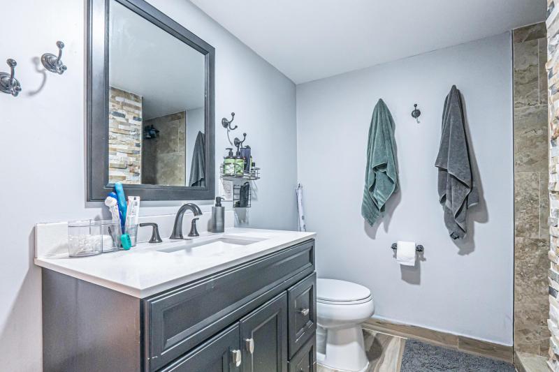  Condo & Townhome Photos