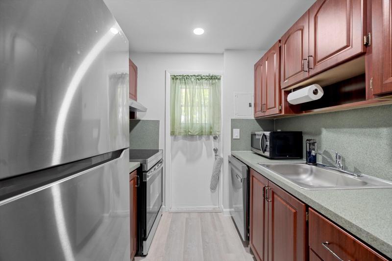  Condo & Townhome Photos
