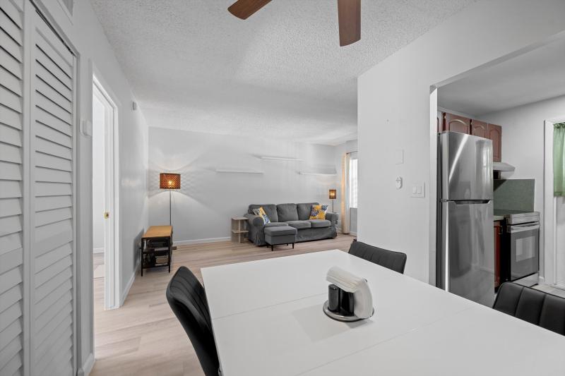  Condo & Townhome Photos