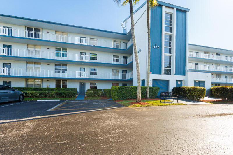  Condo & Townhome Photos