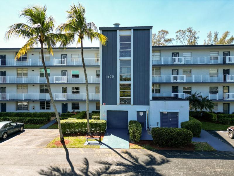  Condo & Townhome Photos