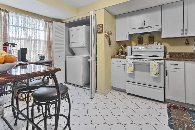  Condo & Townhome Photos