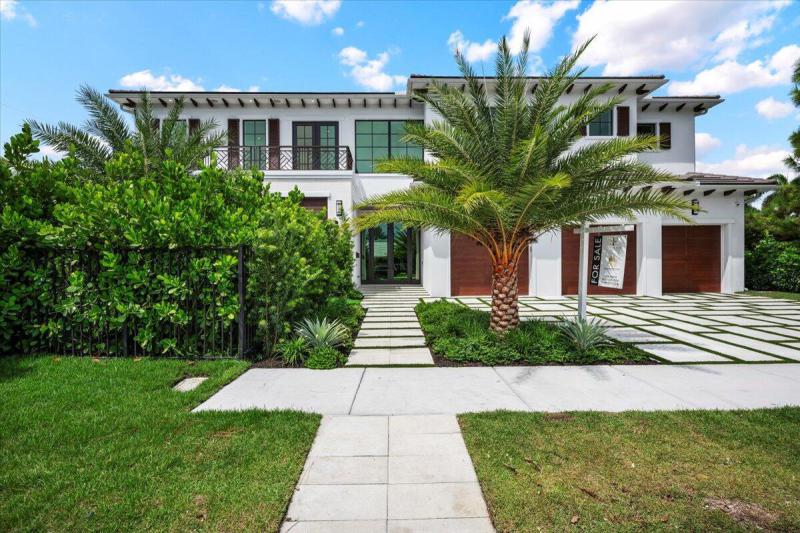  Single Family Homes Photo 3:  West Palm Beach,  FL 33405