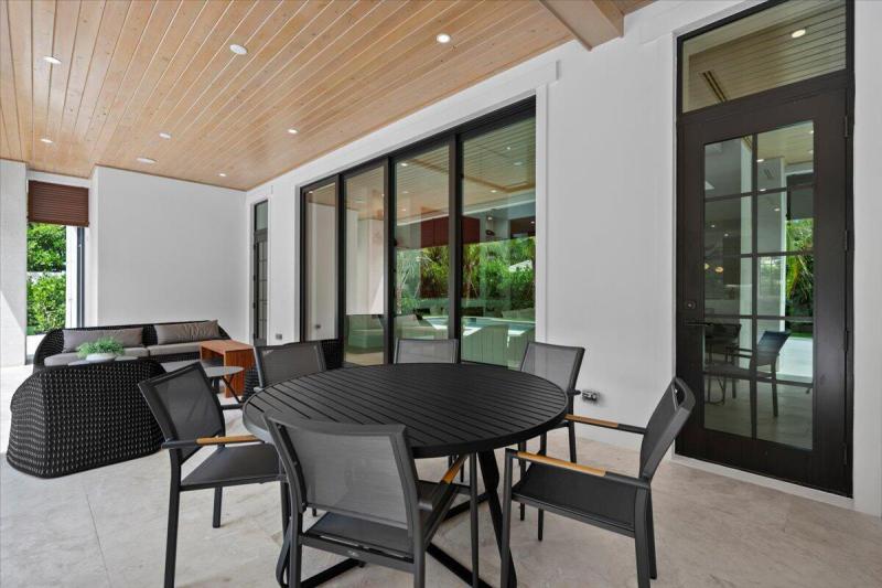  Single Family Homes Photo 9:  West Palm Beach,  FL 33405